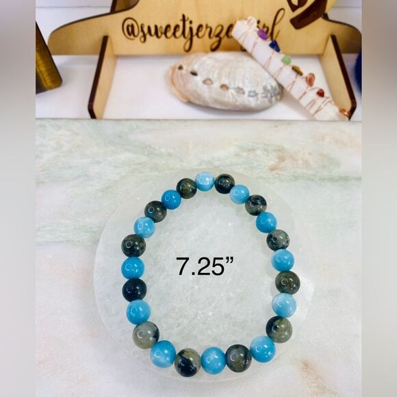 Handmade Larimar & Labradorite Gemstone Bead Bracelet - Picture 7 of 8